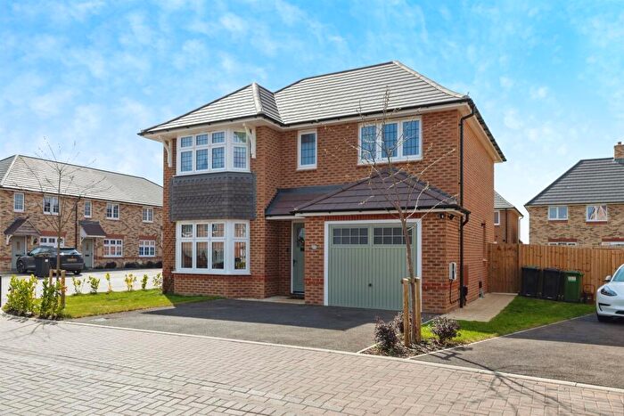 3 Bedroom Detached House For Sale In Ash Tree Way, Stotfold, Hitchin, SG5