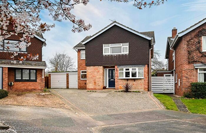 4 Bedroom Detached House For Sale In Meadow Rise, Barton Under Needwood, DE13