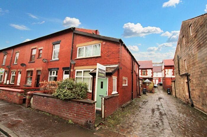 2 Bedroom End Terrace House For Sale In Burnley Road, Todmorden, OL14