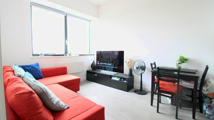 1 Bedroom Flat To Rent In Wellington Street, Slough, SL1