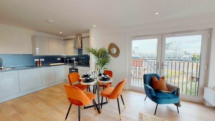 2 Bedroom Apartment To Rent In Minerva Square, Glasgow, G3