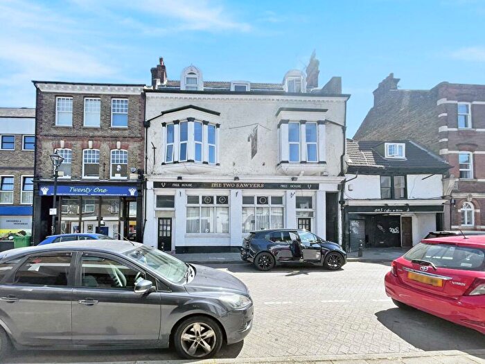 6 Bedroom Flat To Rent In High Street, Brompton, Gillingham, ME7
