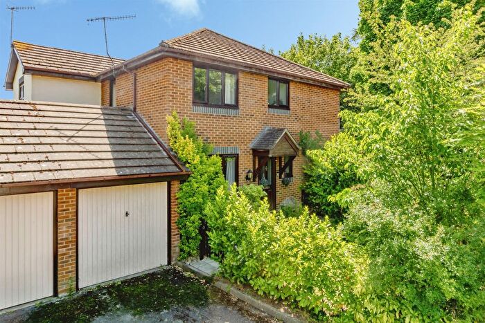 3 Bedroom Semi-Detached House For Sale In Keats Avenue, Redhill, RH1