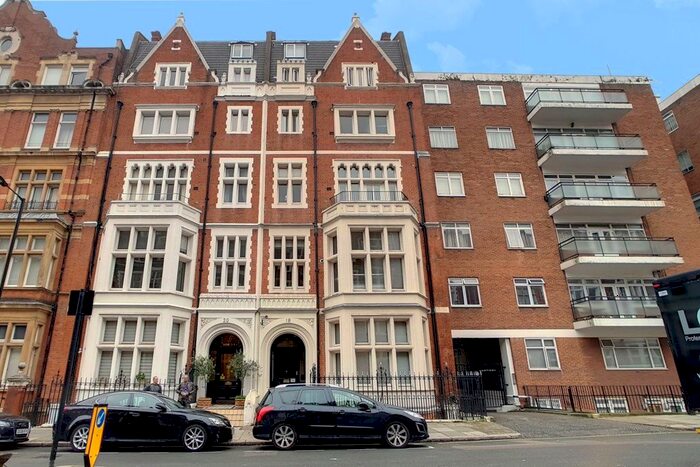 Studio To Rent In Palace Court, Bayswater / Notting Hill, W2