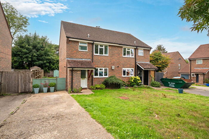 3 Bedroom Semi-Detached House For Sale In Kerchers Field, Overton, Basingstoke, RG25