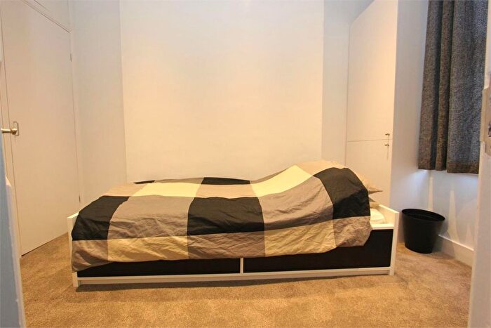 2 Bedroom Flat To Rent In Cumberland Street, Pimlico, SW1V