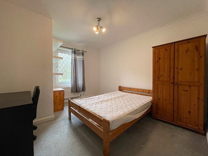 5 Bedroom Apartment To Rent In Barcombe Road -, P12