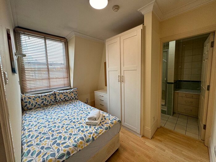 1 Bedroom Flat To Rent In White Horse Street, London, W1J