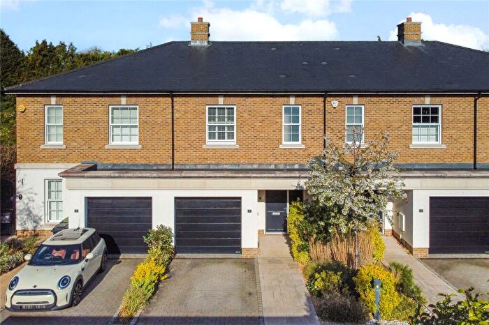 3 Bedroom Terraced House For Sale In Chilbolton Avenue, Winchester, Hampshire, SO22