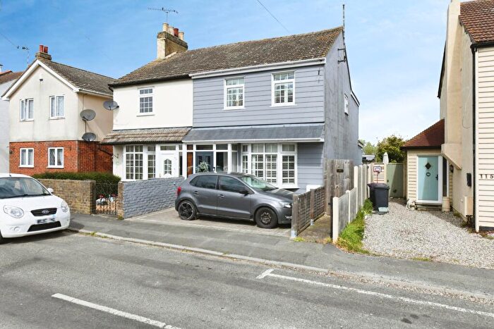 3 Bedroom Semi-Detached House For Sale In New Road, Southend-on-sea, SS3