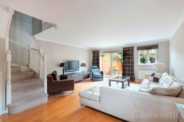 3 Bedroom Semi-Detached House To Rent In Joseph Hardcastle Close, London, SE14