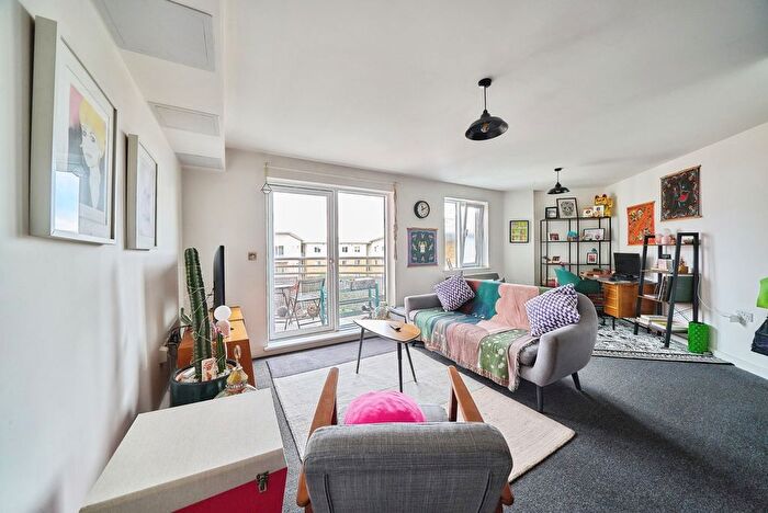 1 Bedroom Flat For Sale In Pancras Way, London, London, E3 - Photo 3