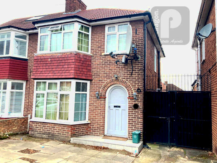 4 Bedroom Semi-Detached House To Rent In Whitby Gardens, Kingsbury, NW9