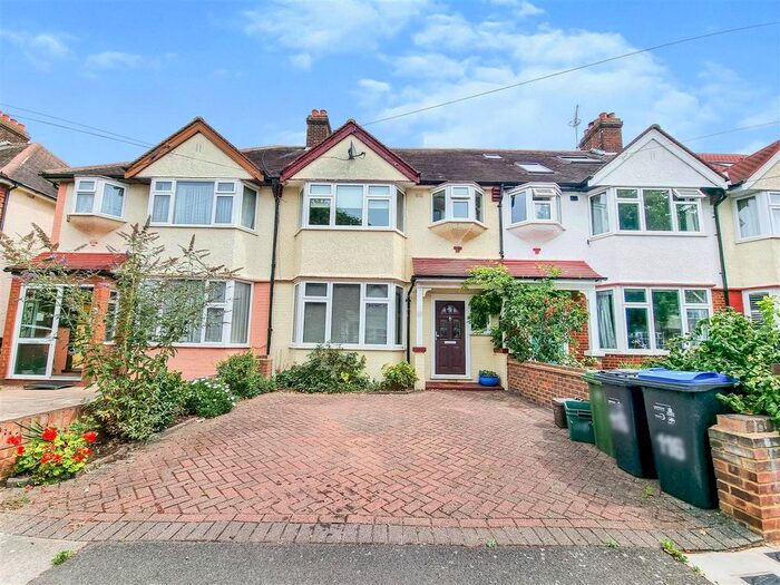 3 Bedroom Property To Rent In Aylward Road, London, SW20