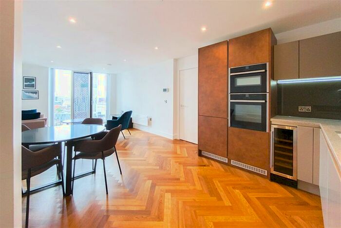 2 Bedroom Apartment To Rent In East Tower, Owen Street, M15