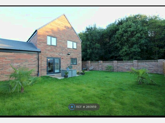 4 Bedroom Detached House To Rent In Lakeside, Doncaster, DN4