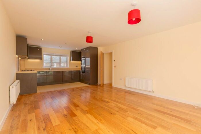 2 Bedroom Flat To Rent In Eden Road, Dunton Green, Sevenoaks, TN14