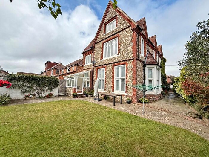 8 Bedroom Detached House For Sale In Dysart Avenue, Drayton, PO6