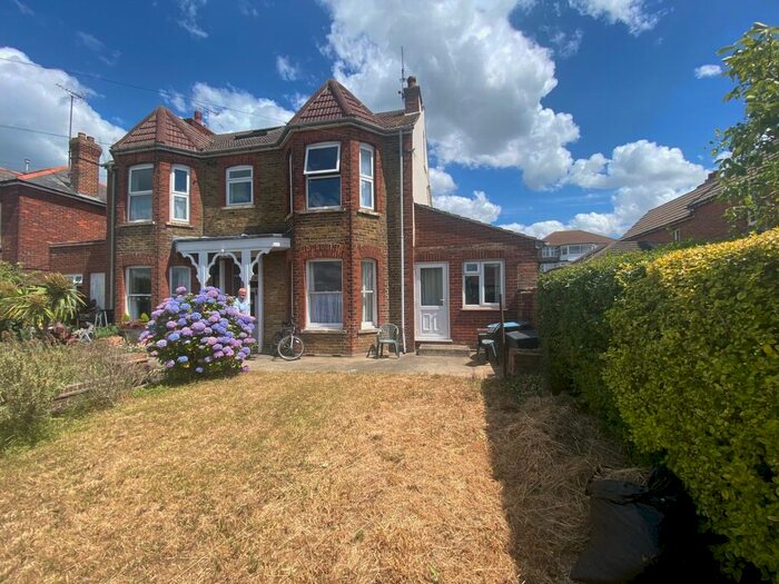 2 Bedroom Flat To Rent In Castle Road, Tankerton, CT5