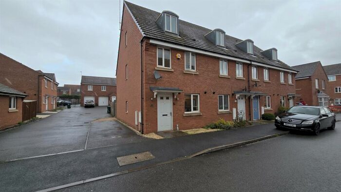 3 Bedroom Property To Rent In Middlesex Road, New Stoke Village, Coventry, CV3