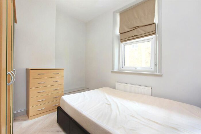 1 Bedroom Flat To Rent In St John's Road, Battersea, SW11