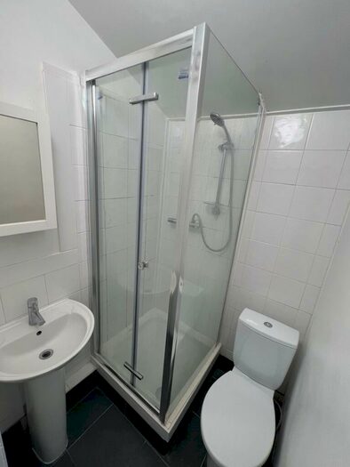 2 Bedroom Flat To Rent In Lancaster Road, Enfield, EN2