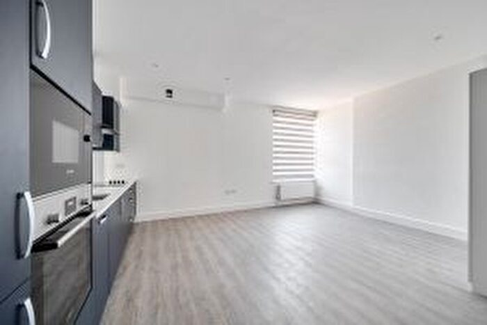 Studio To Rent In Shoot Up Hill, London, NW2