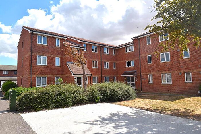 1 Bedroom Apartment For Sale In Sandon Close, Rochford, SS4