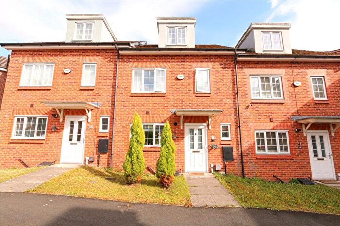 4 Bedroom Terraced House For Sale In Boothdale Drive, Audenshaw, Tameside, M34