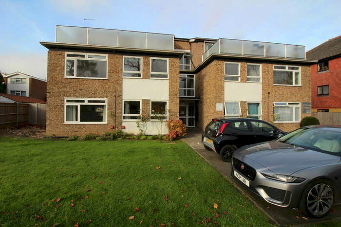 1 Bedroom Ground Flat To Rent In Kingsley Court, KT4