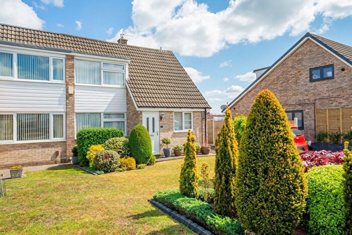 3 Bedroom Semi-Detached House For Sale In The Paddock, York, YO26