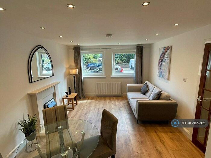 2 Bedroom Flat To Rent In Craighouse Gardens, Edinburgh, EH10