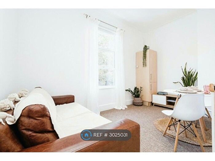 1 Bedroom Flat To Rent In Mansfield Road, Ilford, IG1