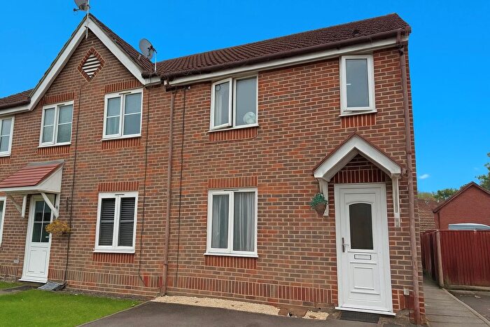 2 Bedroom Property To Rent In Hedge End, Southampton, SO30