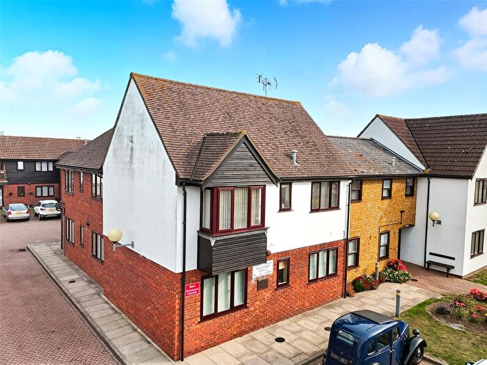 1 Bedroom Flat For Sale In High Street, Great Wakering, Southend-On-Sea, Essex, SS3