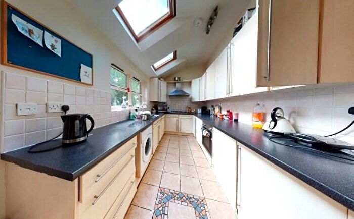 6 Bedroom Semi-Detached House To Rent In Cottesmore Road, Lenton, Nottingham, NG7