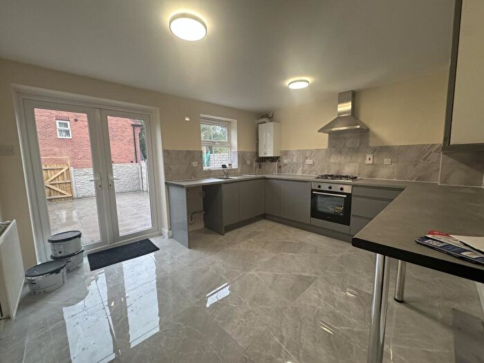 4 Bedroom House To Rent In Montague Road, Smethwick, B66