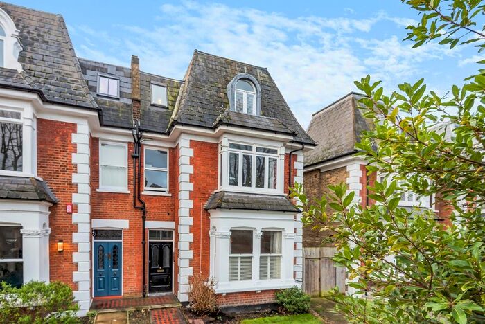 2 Bedroom Flat To Rent In Micheldever Road, London, SE12