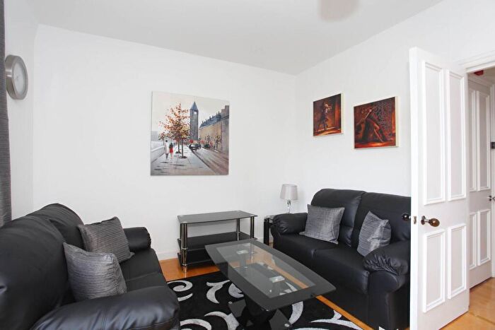 1 Bedroom Flat To Rent In Finchley Road, St John's Wood, London, NW8