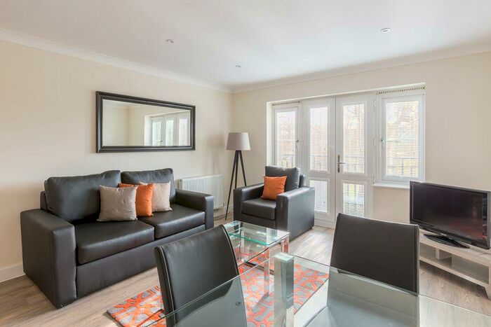 2 Bedroom Apartment To Rent In Tamesis Place, Caversham, RG4