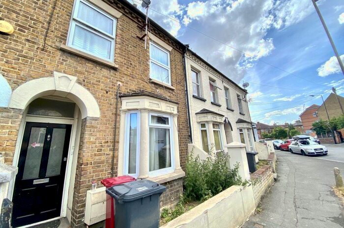 1 Bedroom Flat To Rent In Albert Street, Slough, SL1