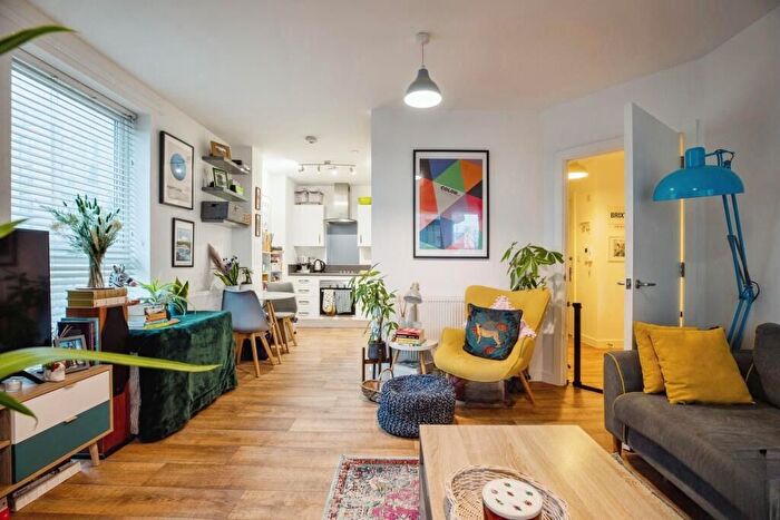 1 Bedroom Flat For Sale In Newson House, Loughborough Park, London, Greater London, SW9