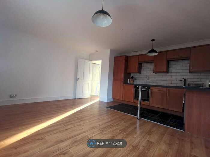 2 Bedroom Flat To Rent In Cygnet Court, Kelvedon Hatch, Brentwood, CM15