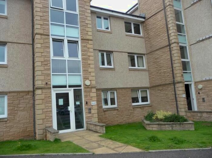 2 Bedroom Flat To Rent In Newlands Court, Bathgate, EH48