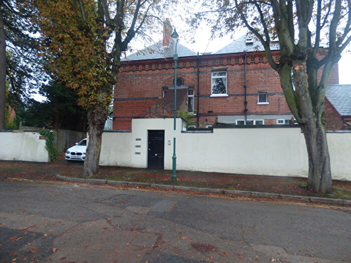 2 Bedroom Apartment To Rent In Chestnut Grove, NG3