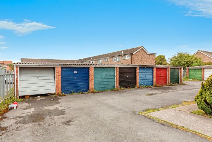 1 Bedroom Flat For Sale In Cresswell Close, Weston-Super-Mare, Somerset, BS22