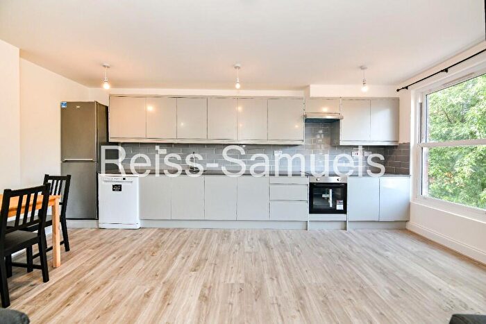 6 Bedroom Town House To Rent In Lockesfield Place, London, E14