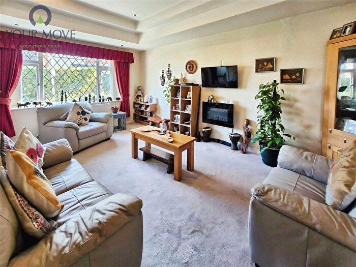2 Bedroom Bungalow For Sale In Thwaites Brow Road, Keighley, West Yorkshire, BD21