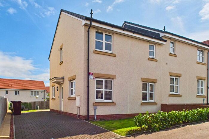 3 Bedroom Semi-Detached House For Sale In Tyndrum Crescent, Hamilton, ML3