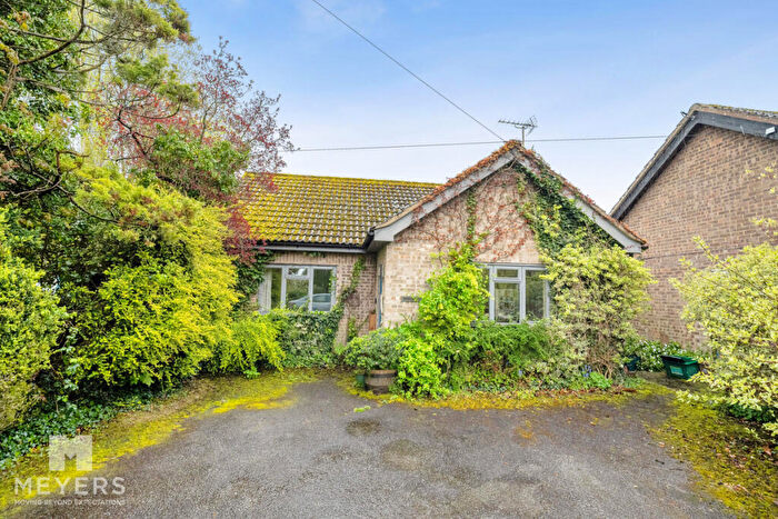 2 Bedroom Detached Bungalow For Sale In High Street, Winfrith Newburgh, DT2
